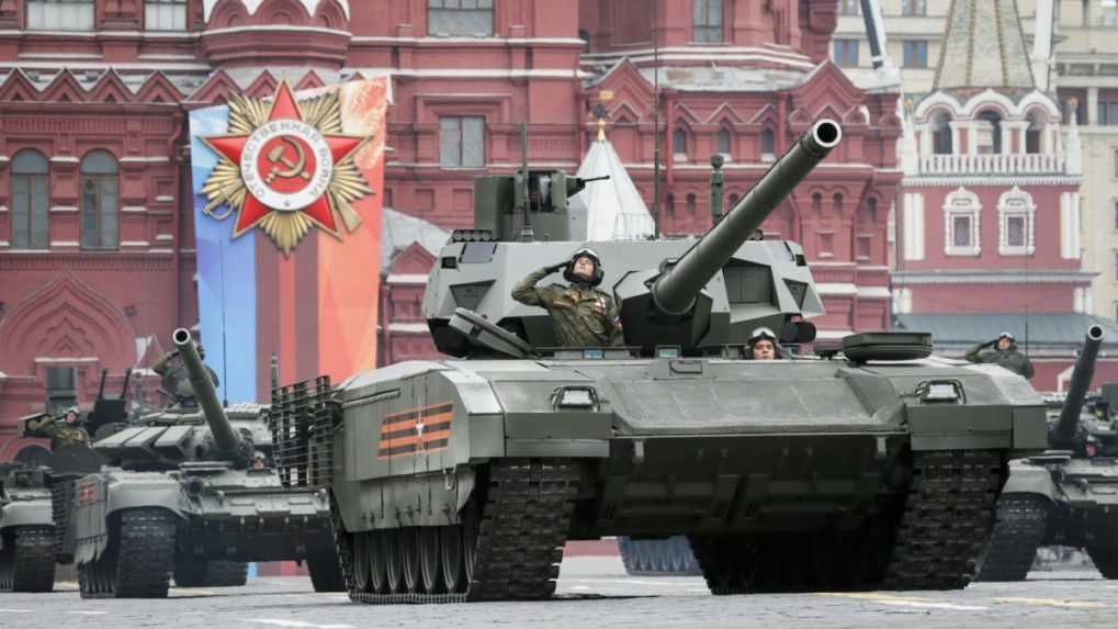 Rusko nasadilo do bojov na Ukrajine najnovšie tanky. Doteraz ich predvádzali len na vojenských prehliadkach v Moskve