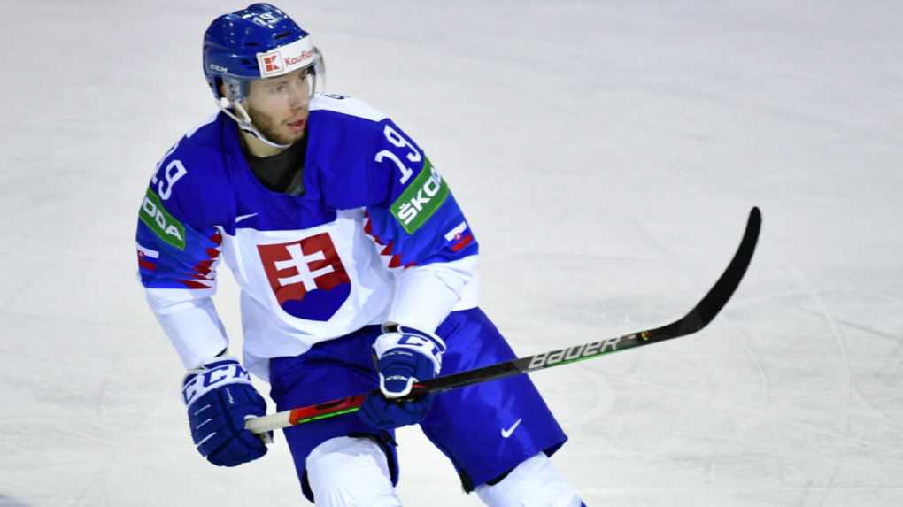 Matúš Sukeľ v zápase Slovensko - Česko na 84. majstrovstvách sveta v hokeji.