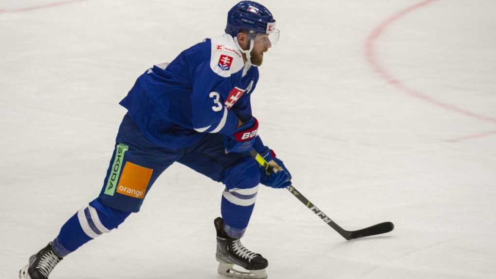 Na snímke Adam Jánošík v prípravnom zápase pred MS 2023 v hokeji.