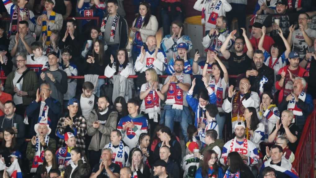 Fanúšikovia Slovenska počas hokejového zápasu