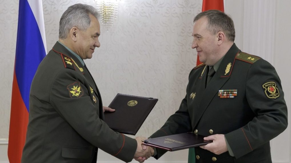Ministri obrany Ruska a Bieloruska podpísali dokument o rozmiestnení ruských taktických jadrových zbraní na území Bieloruska.