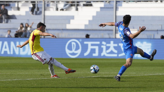 Tomas Angel strieľa gól na 3:0 počas osemfinálového zápasu Kolumbia - Slovensko.