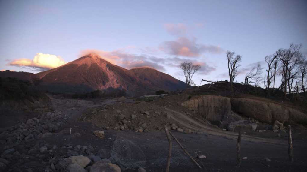 V Guatemale vybuchla sopka Volcán de Fuego. Evakuovali 250 ľudí
