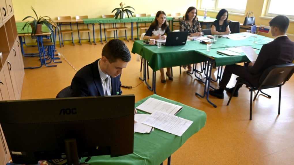 Žiaci v maturite zo slovenčiny dosiahli priemernú úspešnosť 55 percent. Gymnáziá si viedli lepšie