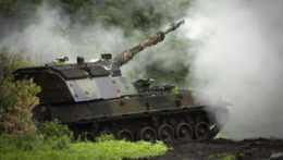 Na snímke je tank v Doneckej oblasti.