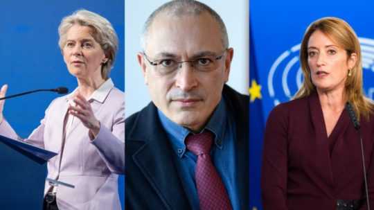 Predsedníčka Európskej komisie Ursula von der Leyenová, bývalý ruský ropný magnát Michail Chodorkovskij a predsedníčka Európskeho parlamentu Roberta Metsolová.