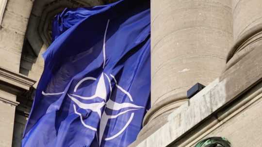 Na ilustračnej snímke vlajka NATO.