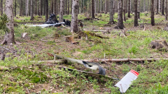 Snímka z miesta, kde našli trosky zmiznutého lietadla.