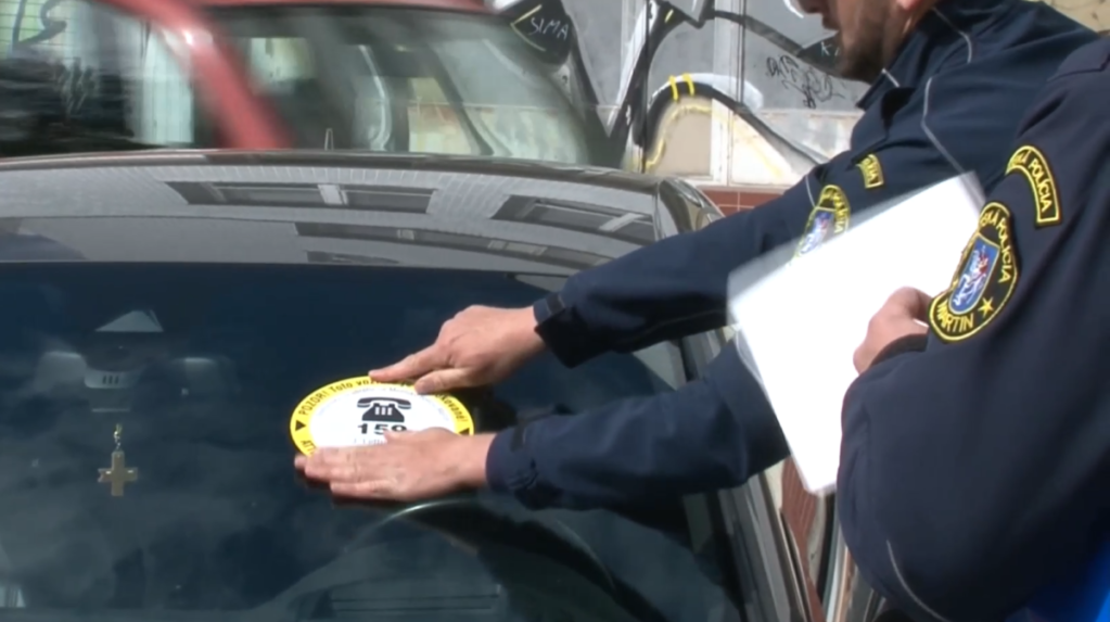 Za zle zaparkované auto môžu dostať vodiči pokutu od mestskej polície poštou už aj v Martine