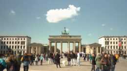 Na snímke Brandenburská brána v Berlíne.