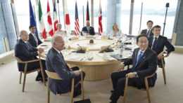Lídri štátov na samite skupiny G7.