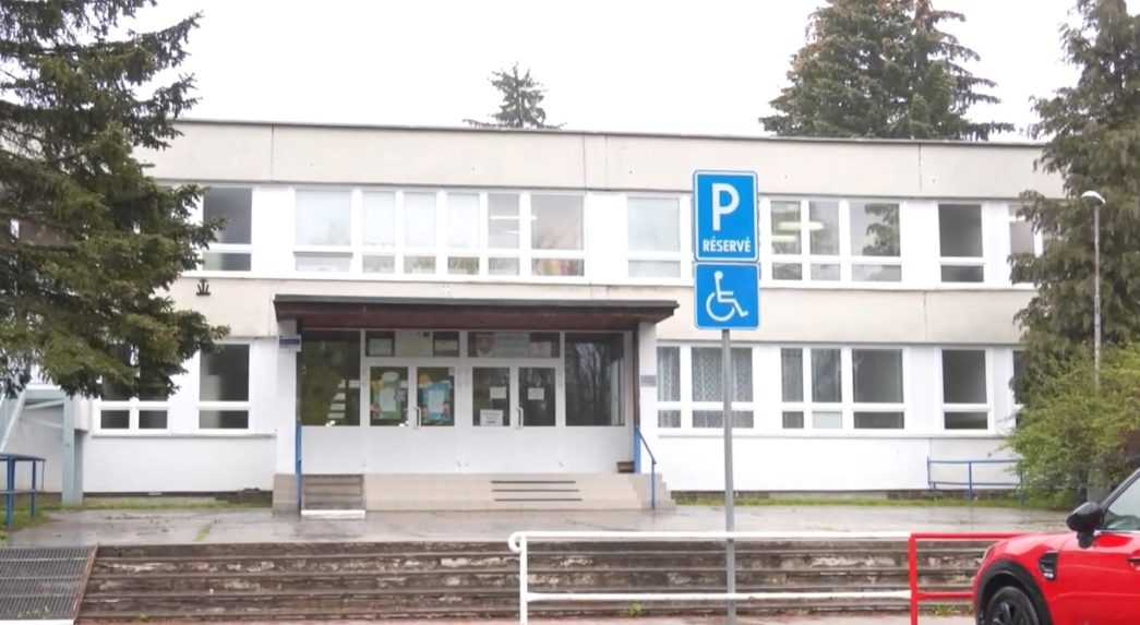 Základná škola s materskou školou Jána Bakossa v Banskej Bystrici.
