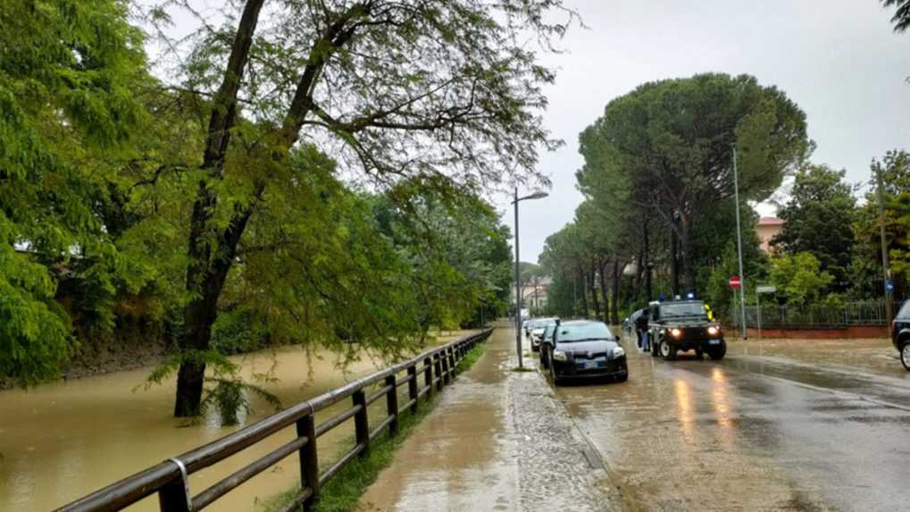 Extrémne počasie si v talianskej Kalábrii vyžiadalo jednu obeť. Muža zabil strom, ktorý zhodil silný vietor