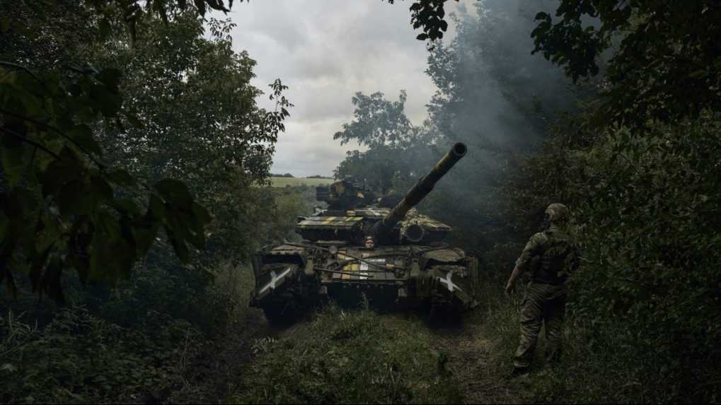 Ruské vojská pri Bachmute prešli od obrany k aktívnym útokom. Podľa Ukrajiny je situácia v oblasti zložitá