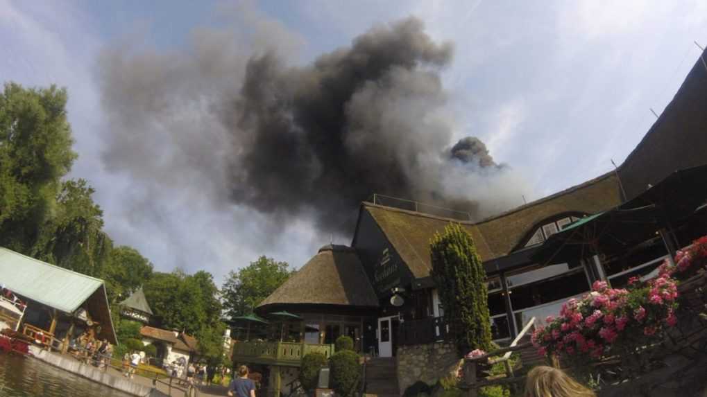 V najväčšom nemeckom zábavnom parku vypukol rozsiahly požiar
