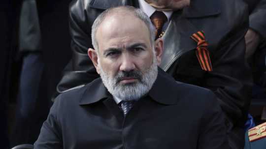 Na archívnej snímke z 9. mája 2023 predseda arménskej vlády Nikol Pašinjan.