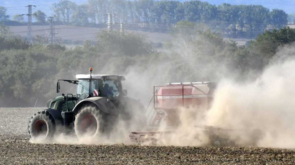 Päť miliónov eur od EÚ je slabá kompenzácia pre slovenských farmárov, povedal minister Bíreš