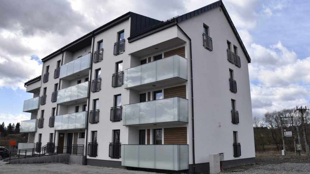 Predaj nových bytov v Bratislave klesol takmer o polovicu, ceny naďalej rastú