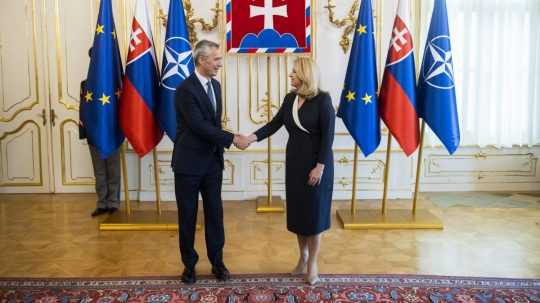 Na snímke prezidentka SR Zuzana Čaputová počas prijatia generálneho tajomníka Severoatlantickej aliancie Jensa Stoltenberga v Prezidentskom paláci.