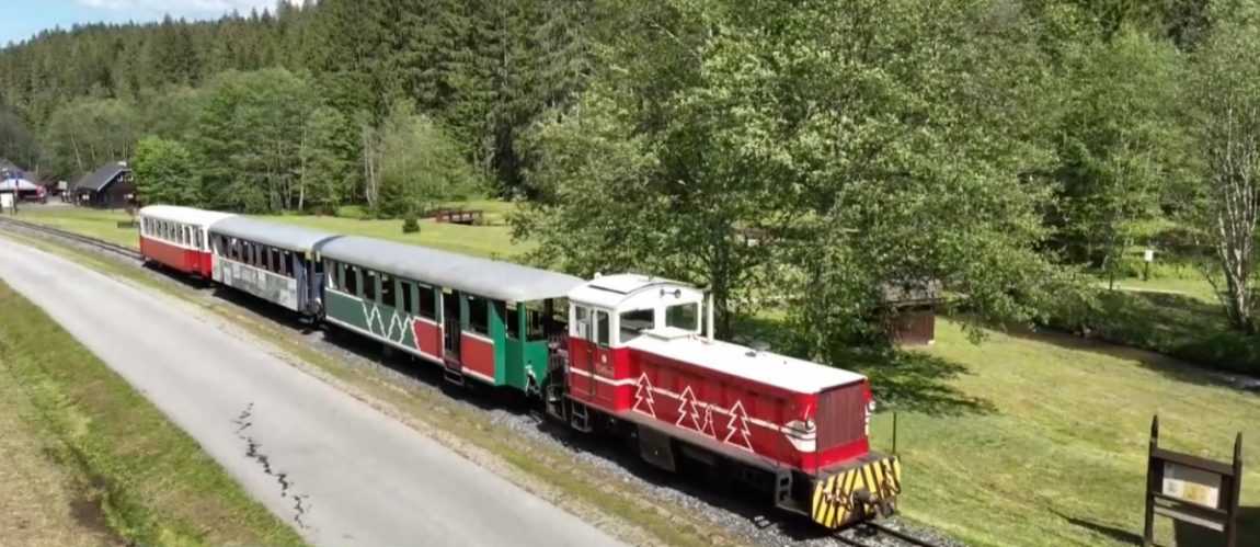 Čiernohronská železnička je v spore už aj s obcou