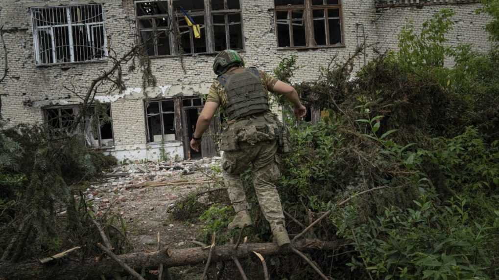 Ukrajina pokročila v protiofenzíve, ktorú začala tento rok v júni, uviedol šéf NATO