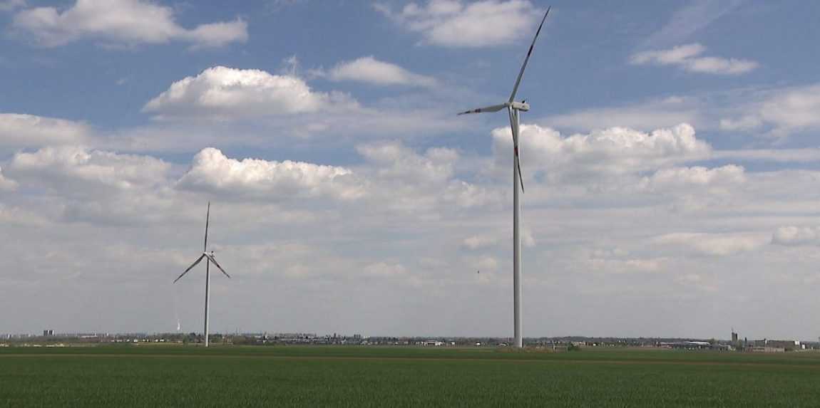 Na snímke sú turbíny veternej elektrárne.