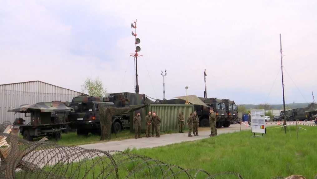 Mestečko pre vojakov NATO v Lešti je takmer hotové. Opozícia kritizuje tender na jeho výstavbu