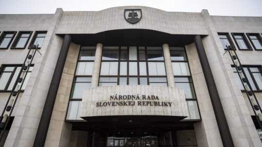 Na snímke je budova Národnej Rady Slovenskej republiky.