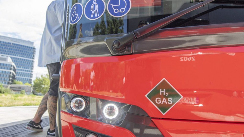 Bratislava nasadí do služby nové autobusy, poháňať ich bude ekologickejší vodík