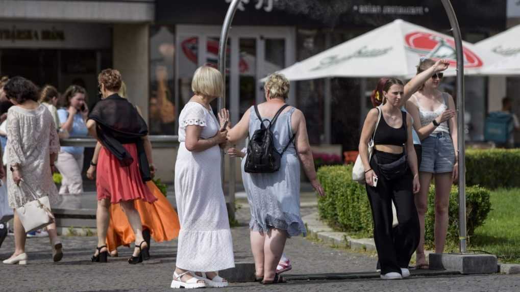 Na väčšine Slovenska platia výstrahy pred horúčavami, niekde teploty presiahnu aj 35 stupňov
