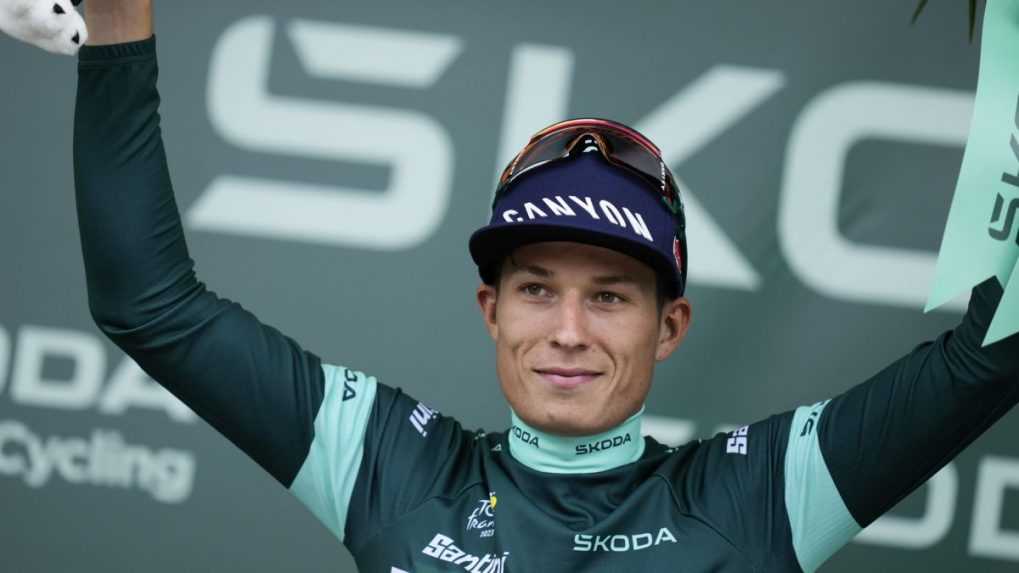 Jasper Philipsen v zelenom drese na Tour de France 2023.