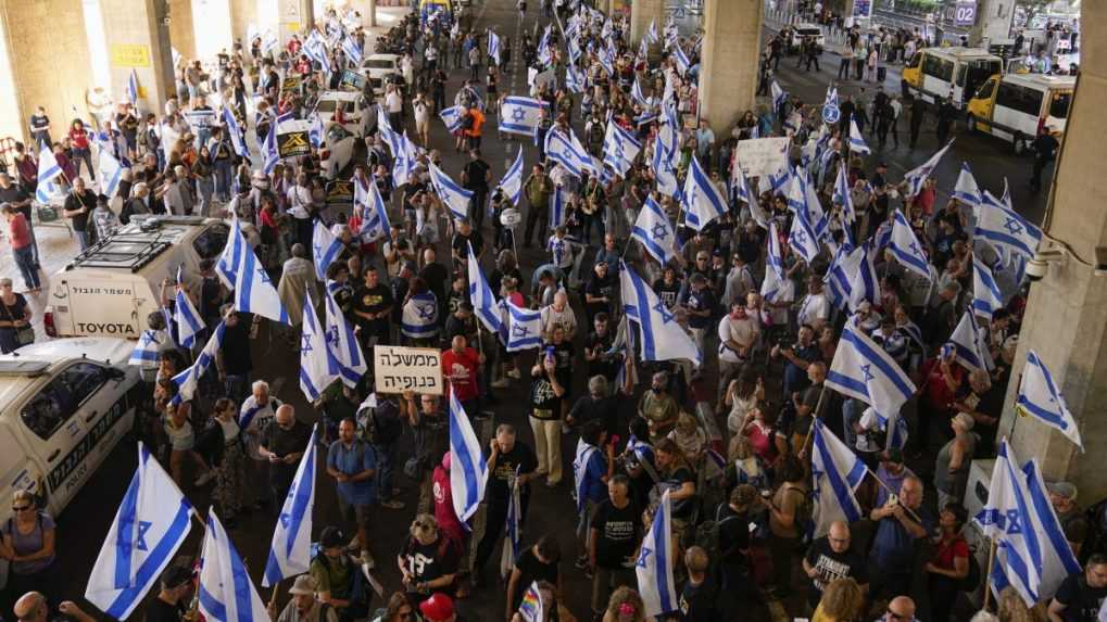Izraelský parlament v prvom čítaní schválil časť spornej justičnej reformy