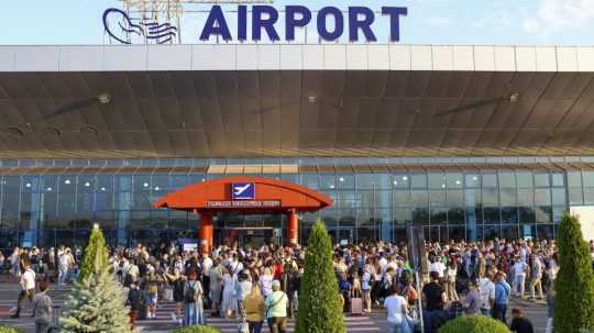 K streľbe na letisku v moldavskom hlavnom meste došlo v piatok po tom, čo úrady nepovolili 43-ročnému mužovi z Tadžikistanu vstup do krajiny.