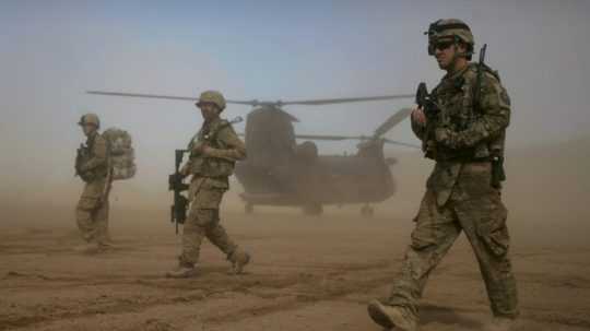 Americkí vojaci v rámci Medzinárodných bezpečnostných podporných síl pod vedením NATO.