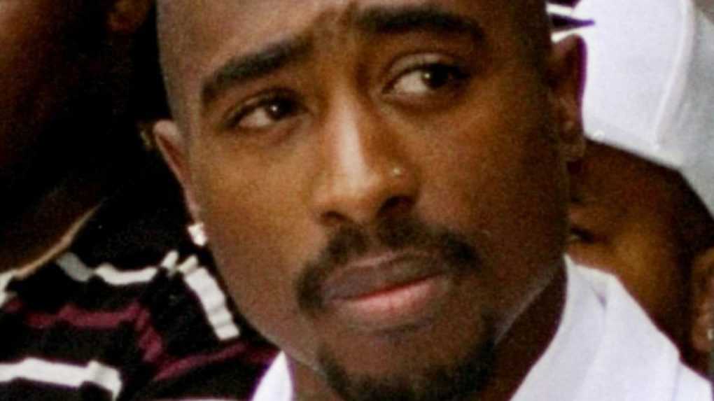 Americké úrady hlásia prelom v prípade rapera Tupaca Shakura. Svedka streľby obvinili z vraždy