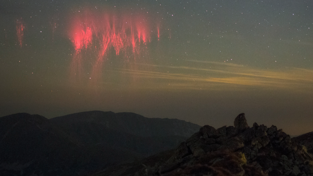 Nadšenci astronómie na oblohe v Banskej Bystrici spozorovali tzv. červených škriatkov