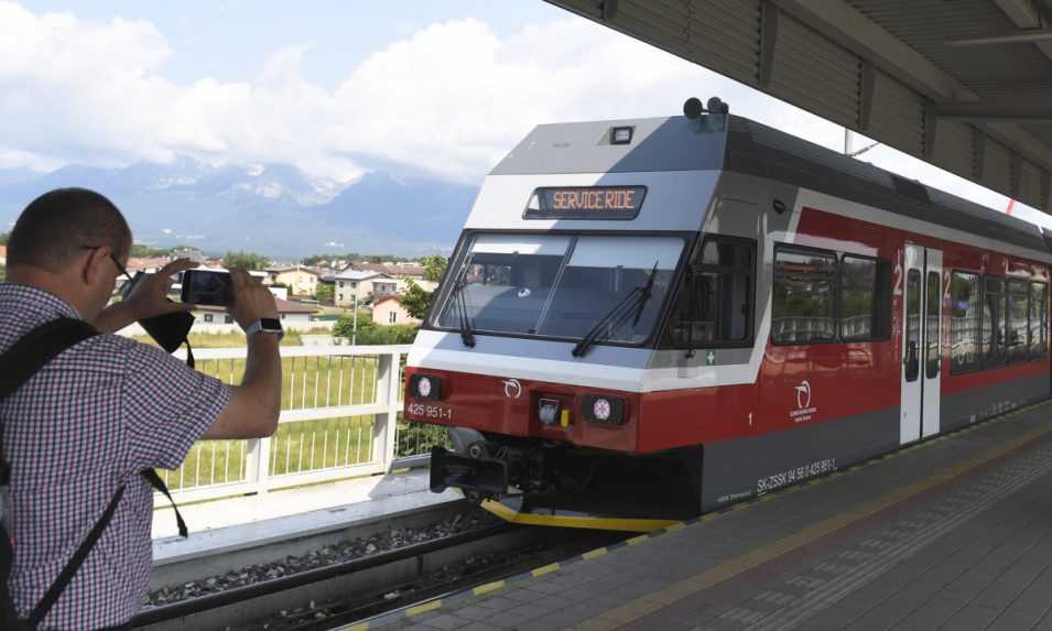 Tatranskými železnicami už brázdia dva nové stroje. Prečítajte si, aké mená im ľudia vybrali