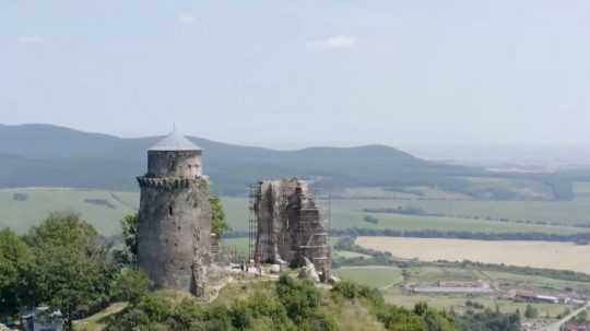 Na snímke hrad Slanec.
