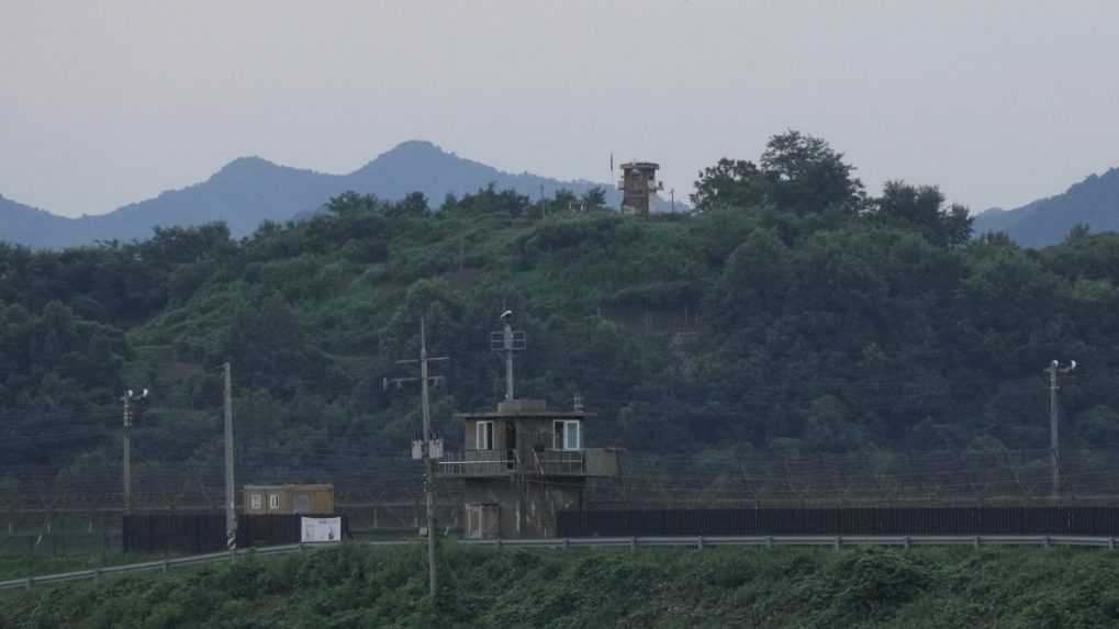 KĽDR zadržala Američana, ktorý nelegálne prekročil hranicu medzi dvoma Kóreami