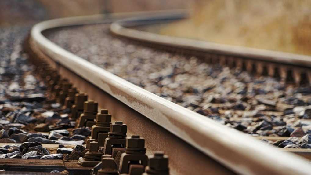 Na trati medzi Milánom a Turínom zomrelo  päť robotníkov, ktorých pri koľajniciach zmietol vlak