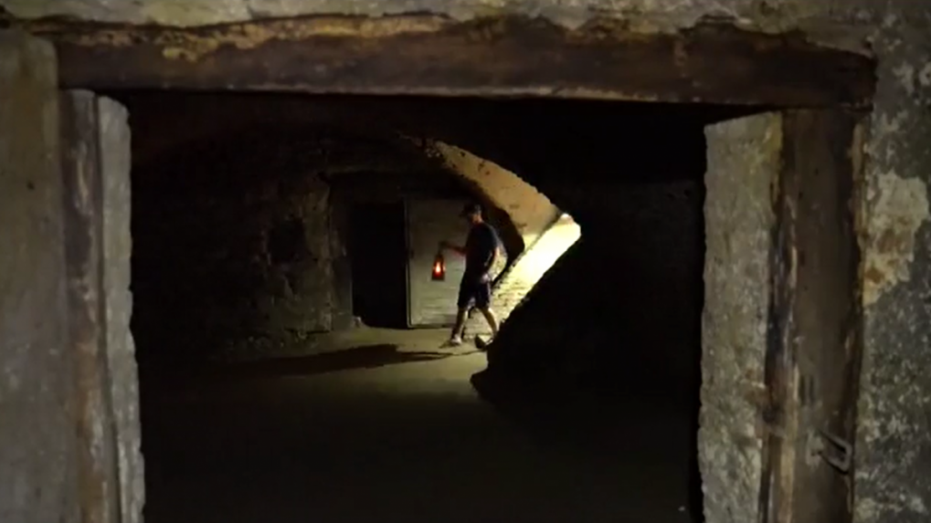 Štáb RTVS sa ako prvý pozrel do doteraz neprístupného podzemného labyrintu neďaleko kaštieľa v Čachticiach