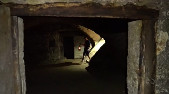 Podzemný labyrint kaštieľa v Čachticiach.