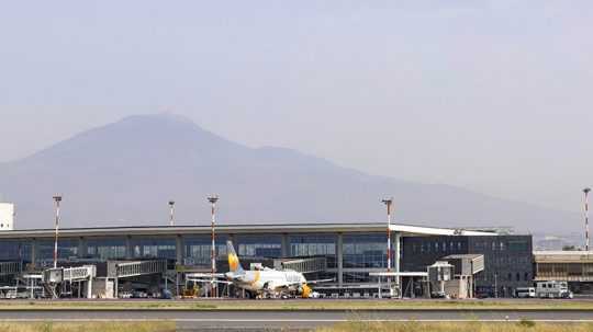 Na snímke medzinárodné Letisko Vincenza Belliniho v Catanii.