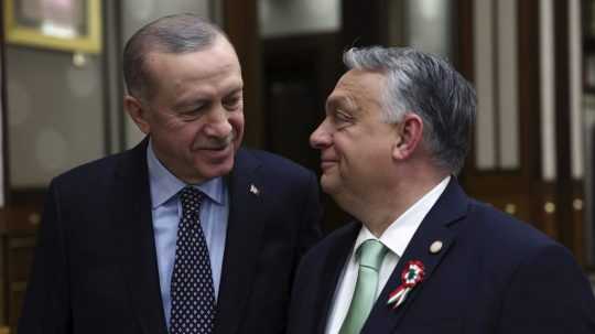 Turecký prezident Recep Tayyip Erdogan a maďarský premiér Viktor Orbán.