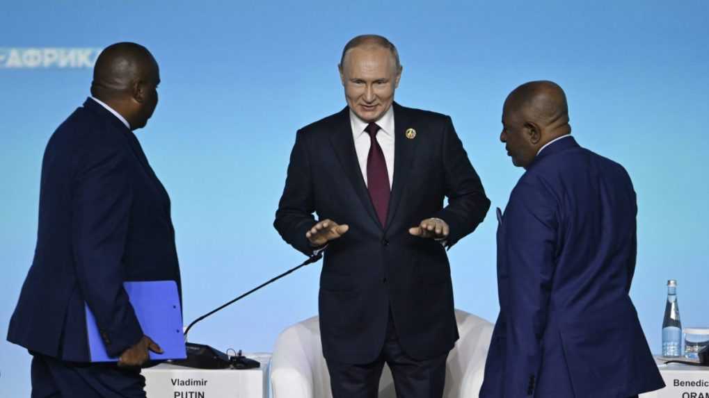 Nielen obilie zadarmo. Putin tvrdí, že Rusko pomáha africkým krajinám aj znižovať dlhy