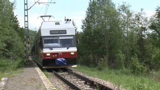 Na snímke je vozidlo Tatranskej elektrickej železnice.