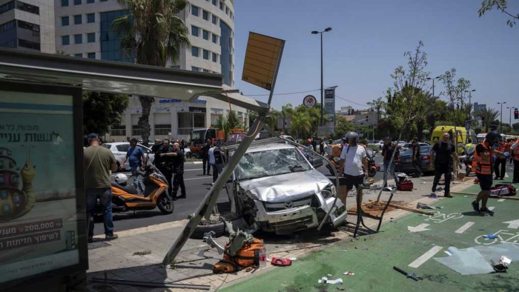 Do skupiny chodcov v Tel Avive vrazilo auto, zranenia utrpelo niekoľko ľudí