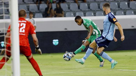 VIDEO: Zdrvujúca prehra Slovana. Limassol nadelil belasým šesť gólov a zatvoril im dvere do Európskej ligy