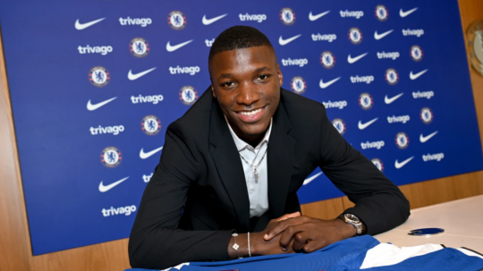 Caicedo podpísal s FC Chelsea osemročný kontrakt