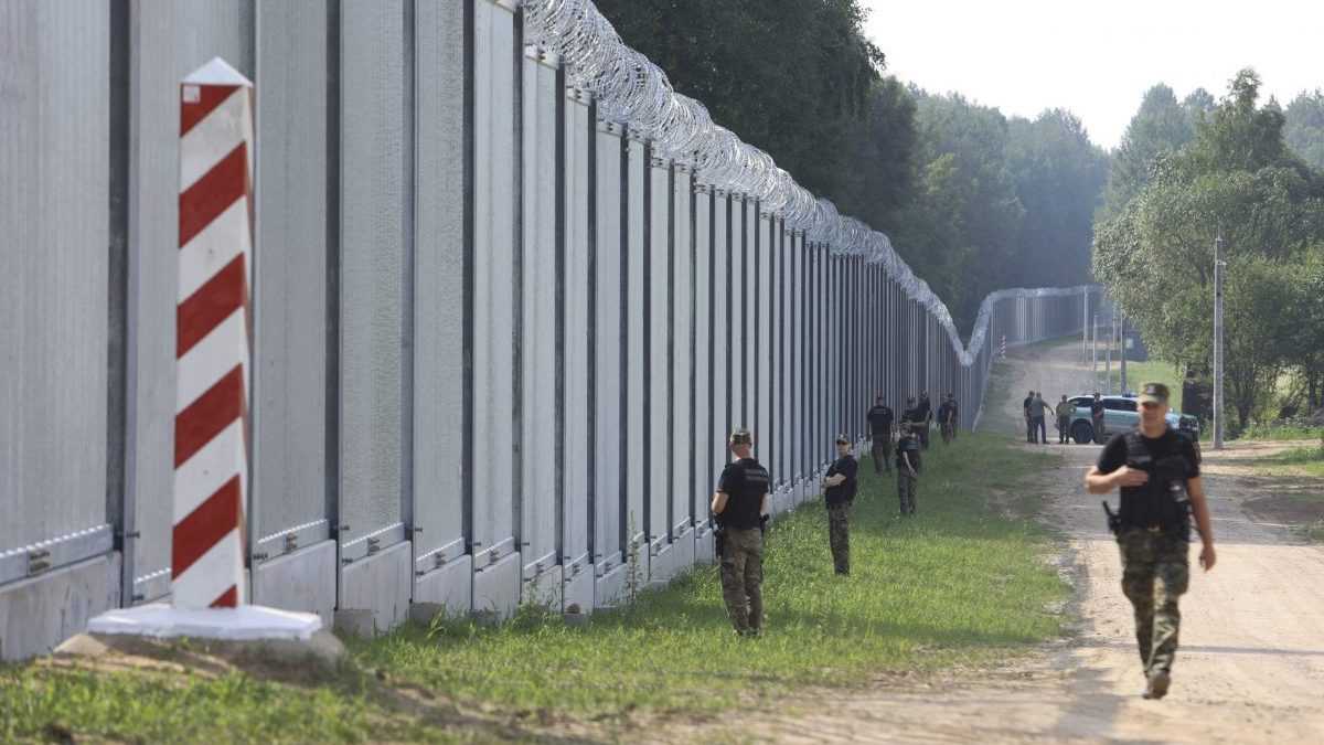 Polska straż graniczna apeluje o dodatkowych żołnierzy